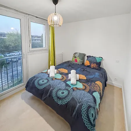 Apartment Balcon Lumineux Et Cuisine Equipee Villeneuve-la-Garenne