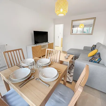 Apartment Balcon Lumineux Et Cuisine Equipee Villeneuve-la-Garenne