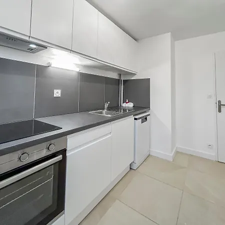 Apartment Balcon Lumineux Et Cuisine Equipee