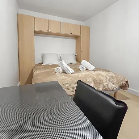 Balcon Lumineux Et Cuisine Equipee * Villeneuve-la-Garenne