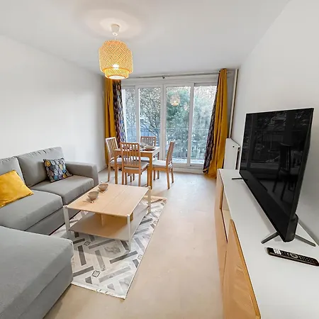 Balcon Lumineux Et Cuisine Equipee Villeneuve-la-Garenne