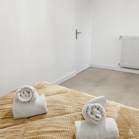 Balcon Lumineux Et Cuisine Equipee Apartment Villeneuve-la-Garenne