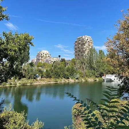 Balcon Lumineux Et Cuisine Equipee * Villeneuve-la-Garenne